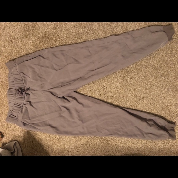 Lululemon Joggers sz 6 - Picture 1 of 3